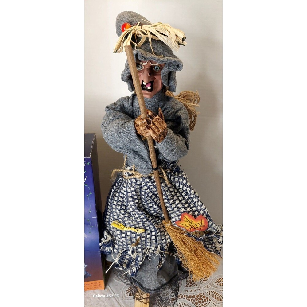 Vintage Pumpkin Hollow 22" sound activated laughing Witch with broom Halloween